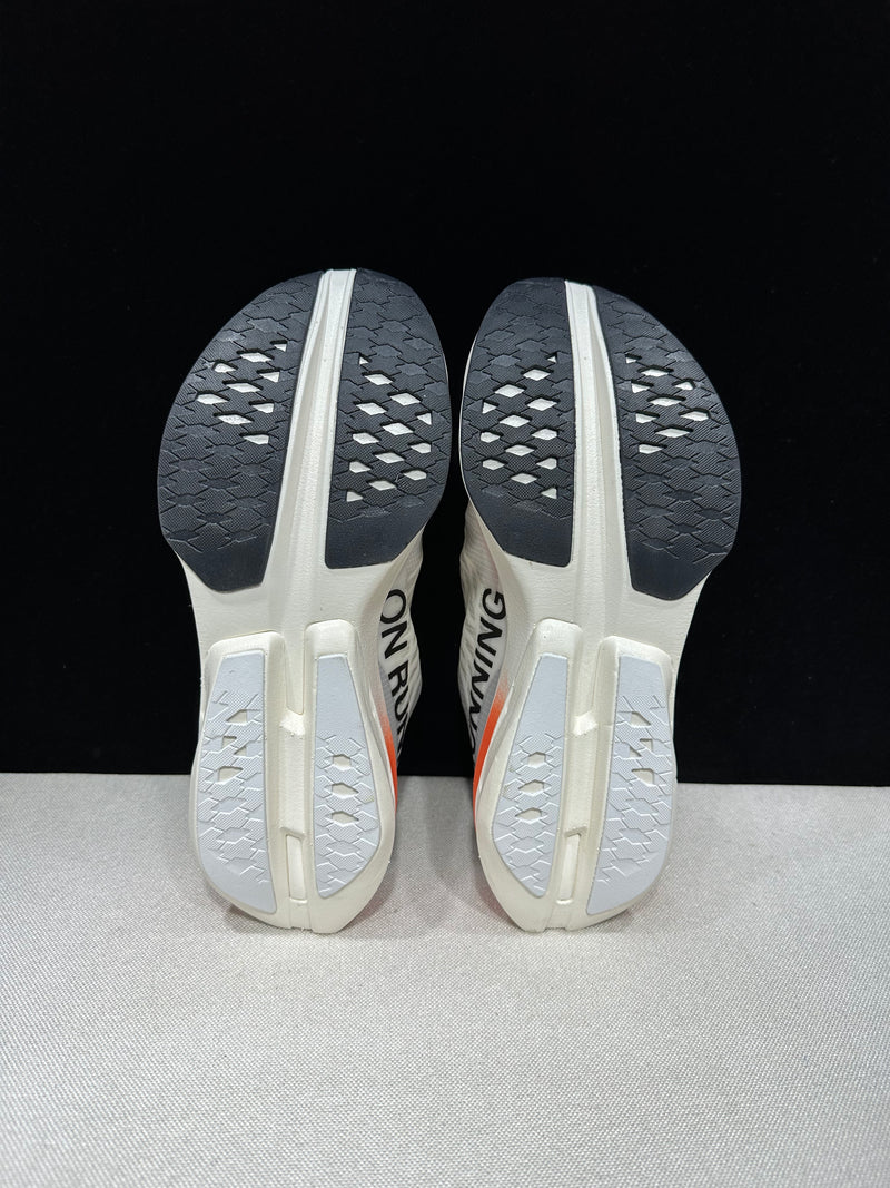 ON CLOUD SHOES PREMIUM 1.1