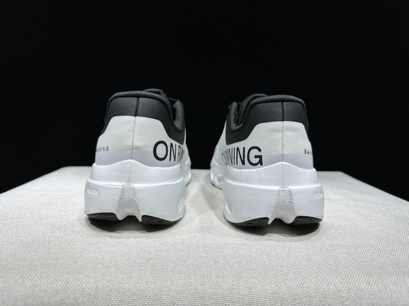 ON CLOUD SHOES PREMIUM 1.1