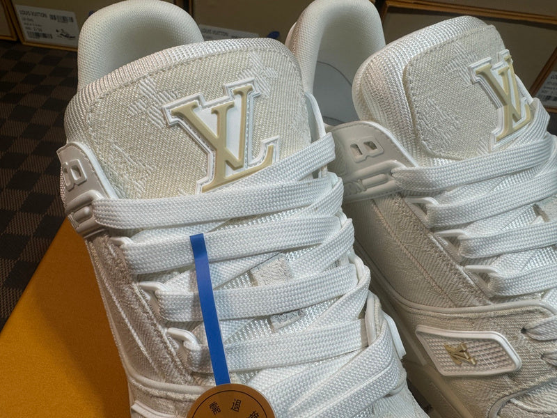 LOUIS VUITTON SNEAKER TRIPLE WHITE 1.1 PREMIUM