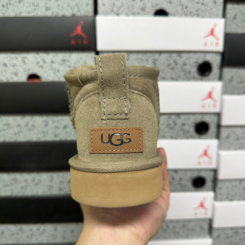 UGG SNOW BOOTS PREMIUM 1.1